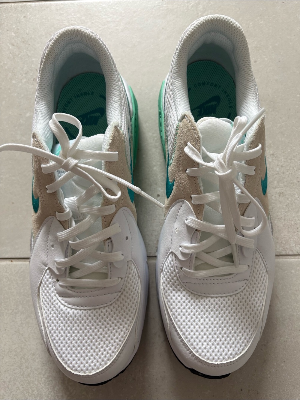 Nike Air Max Women’s White Mesh Sneakers with Teal Accents in Size 8.5